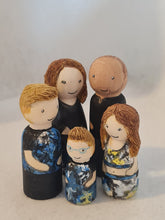 Load image into Gallery viewer, Family portrait box frame