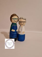 Load image into Gallery viewer, Family wooden plaque