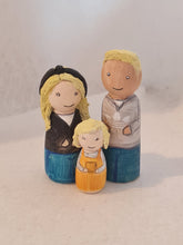 Load image into Gallery viewer, Family portrait box frame
